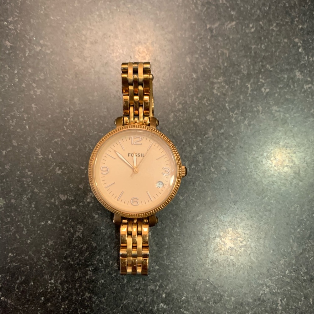 Rose gold fossil watch